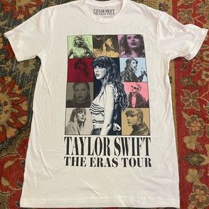 TS Eras Tour (XS) - Brand New